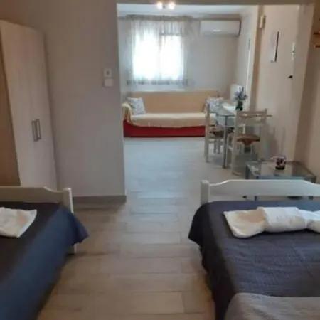 Filippos & Elenis نيوس مارماراس